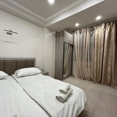 City Centre Apartment On Sakharov Square Jerevan Eksteriør billede