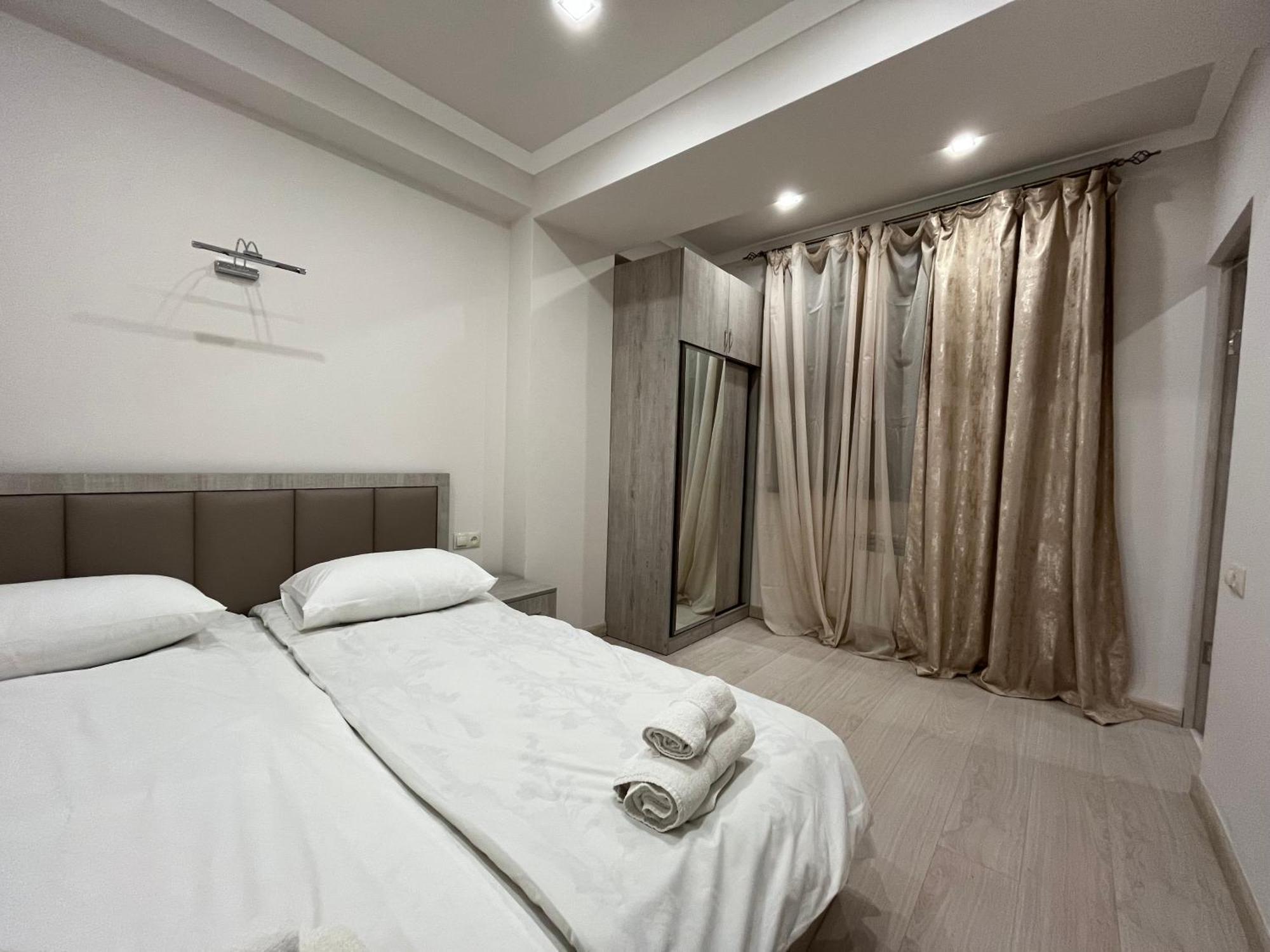 City Centre Apartment On Sakharov Square Jerevan Eksteriør billede